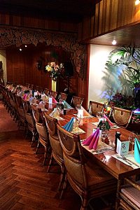 picture-Thai-Elephant thai-restaurant in Switzerland ample table